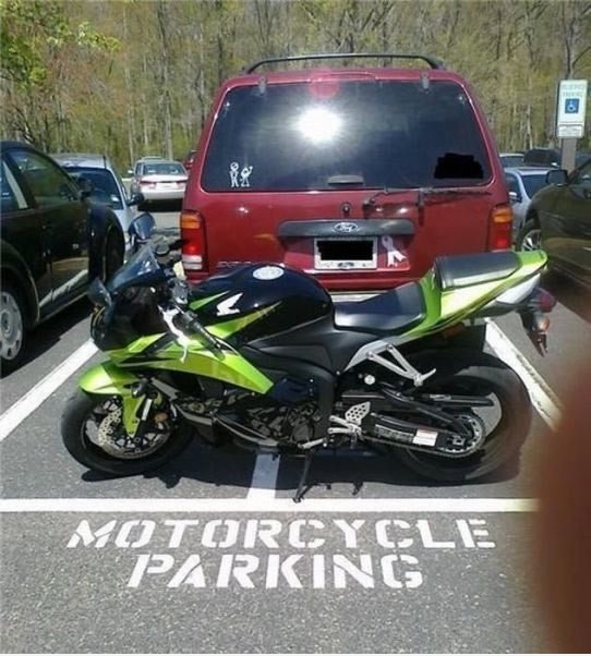 Respect Motorrad Parkplatz