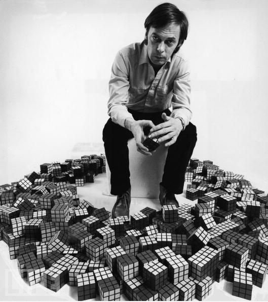 Rubik und seine Cubes