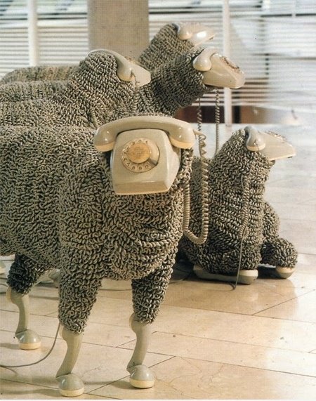 Rotary Phone Sheep Skulpturen