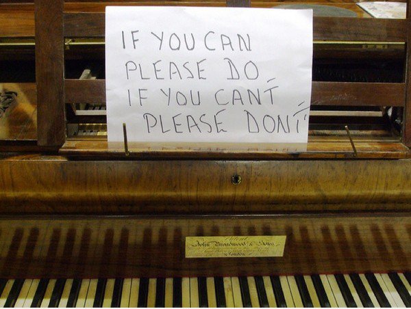 Dieses Zeichen muss auf jedem Klavier sein