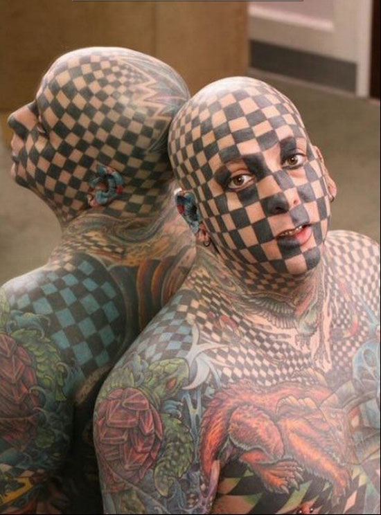 schachbrett tatto mann