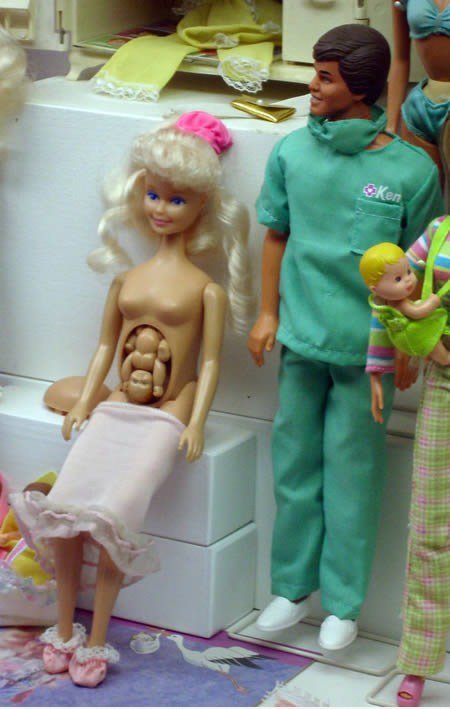 Schwangere Barbie O_o