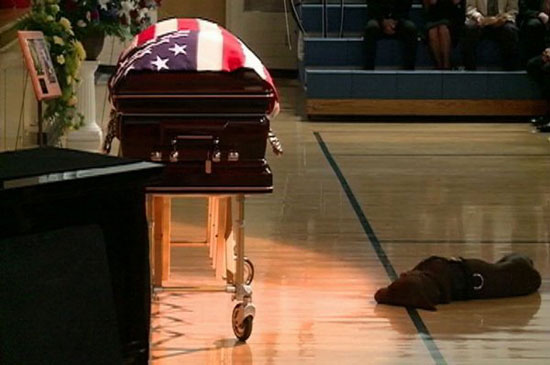 jon tumilsonrsquos dog at his funeral