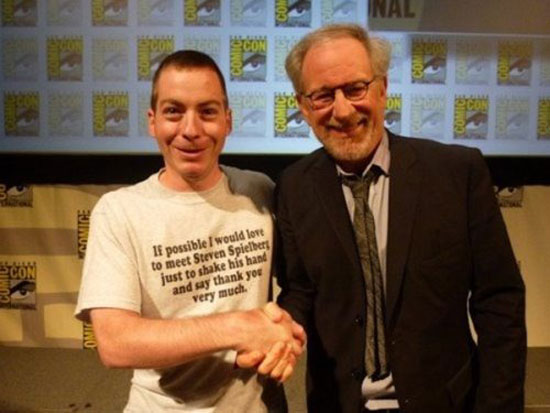 shaking hand with steven spielberg 4534