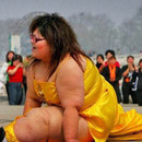 fat woman splits