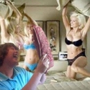 Kissenschlacht mit den Freundinnen machen - Photoshop Fail Bild